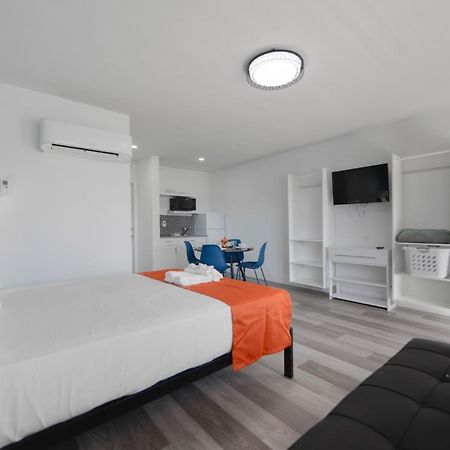 Amazing Balcony Studio At The Beach With Parking -M44 할리우드 외부 사진