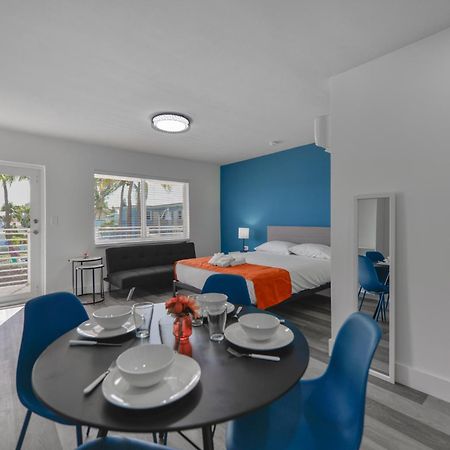 Amazing Balcony Studio At The Beach With Parking -M44 할리우드 외부 사진