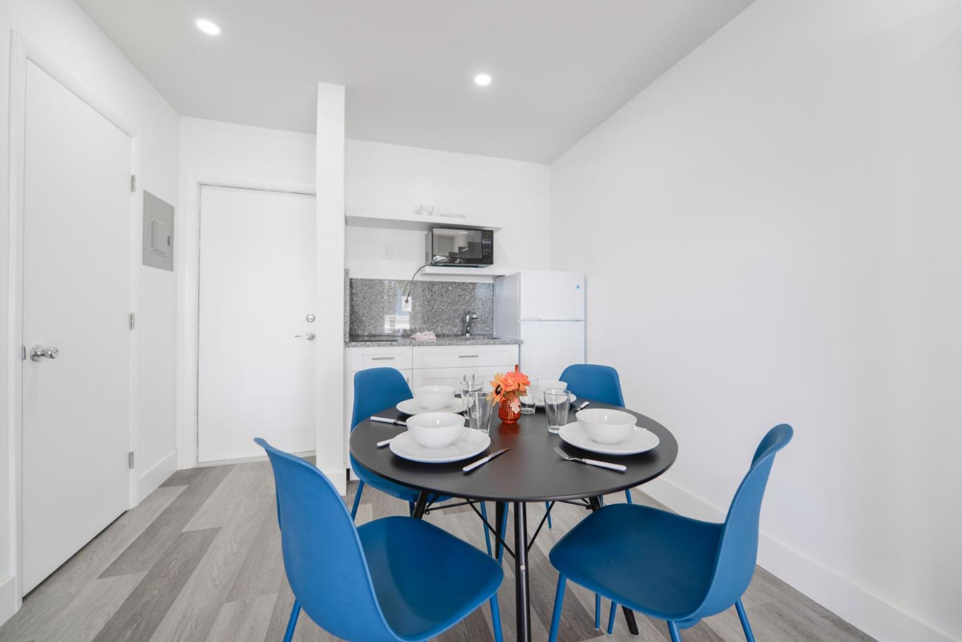 Amazing Balcony Studio At The Beach With Parking -M44 할리우드 외부 사진