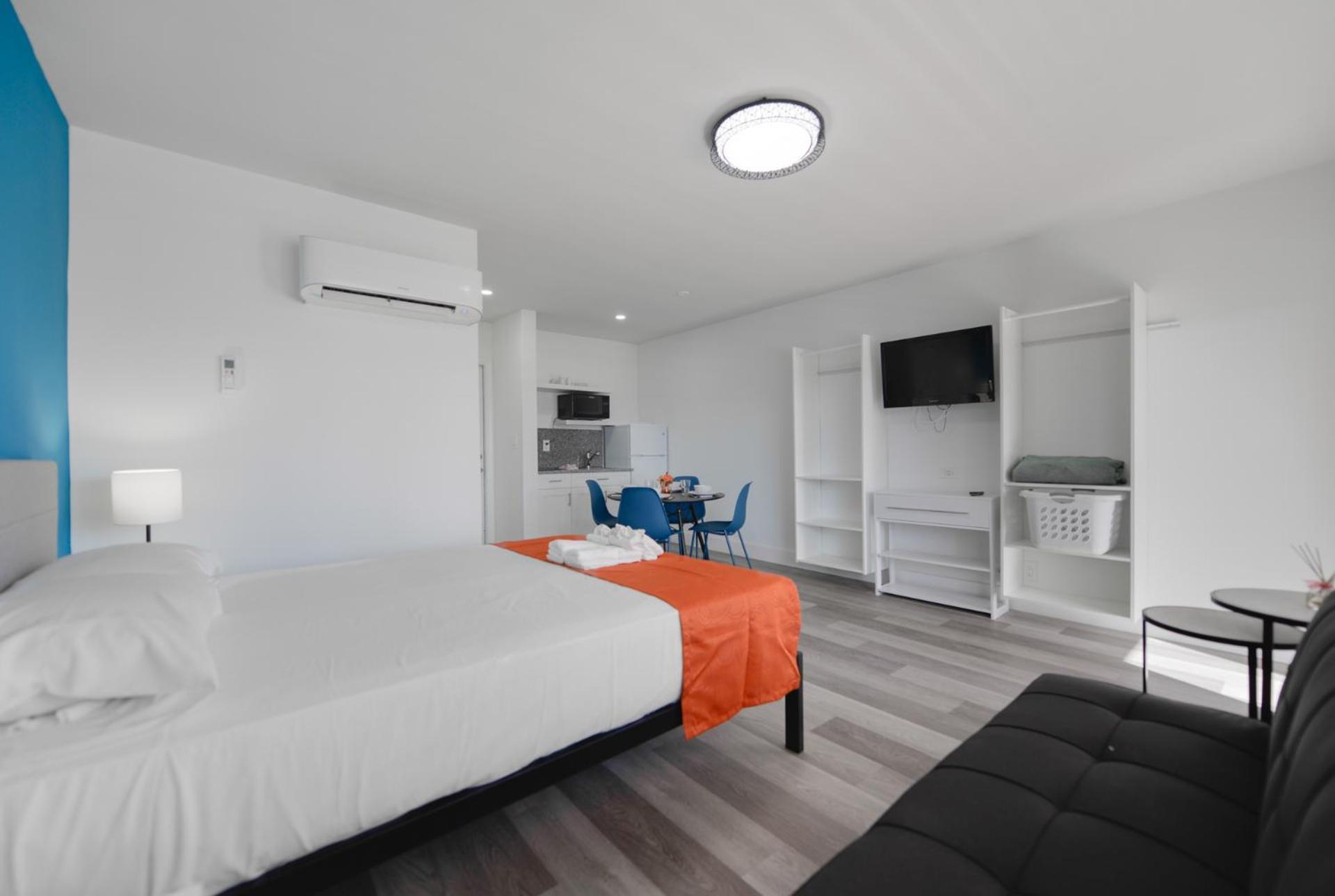 Amazing Balcony Studio At The Beach With Parking -M44 할리우드 외부 사진